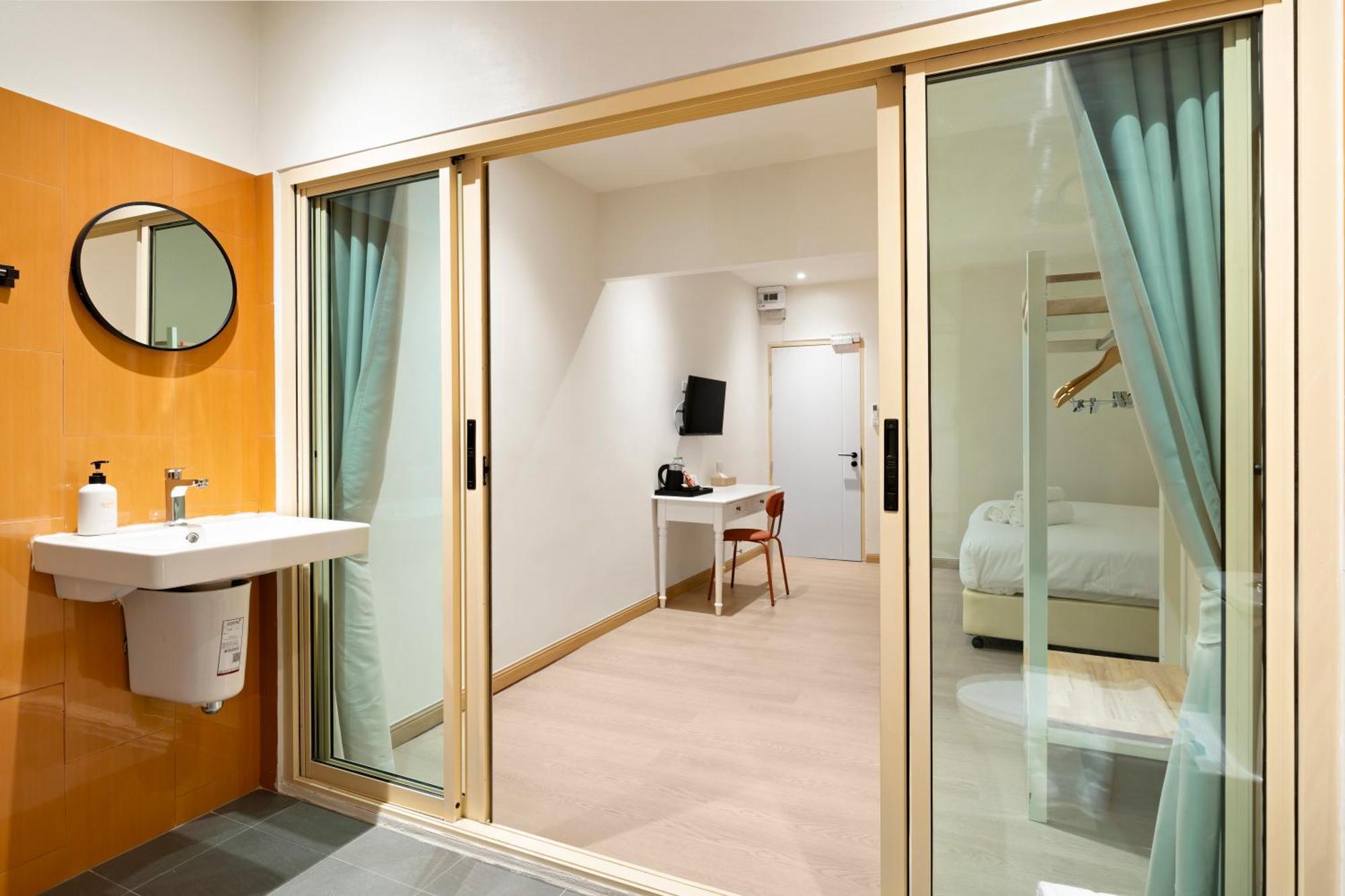Horange Phuket Town Hotel Стая снимка