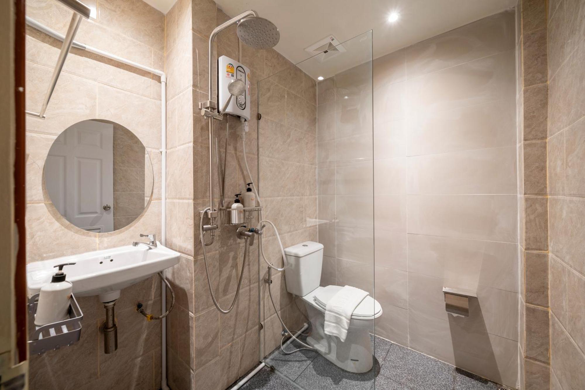 Horange Phuket Town Hotel Стая снимка