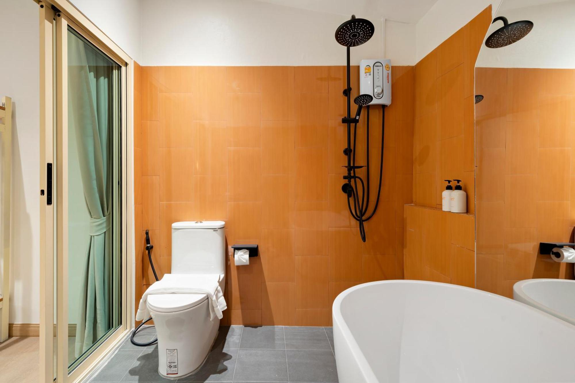 Horange Phuket Town Hotel Стая снимка